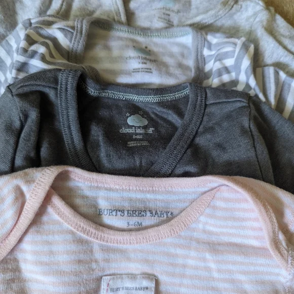 17 Piece Baby Girl Clothing Bundle 3-6 Months